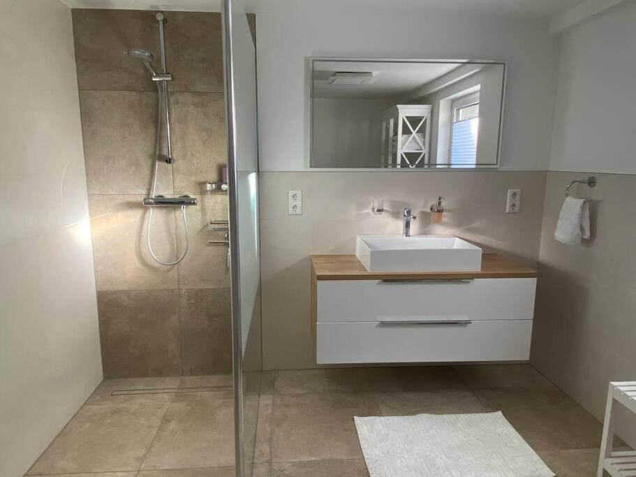 Schoene Nahe Nuernberg, 60 Qm, 3 Pers. Wlan Apartment